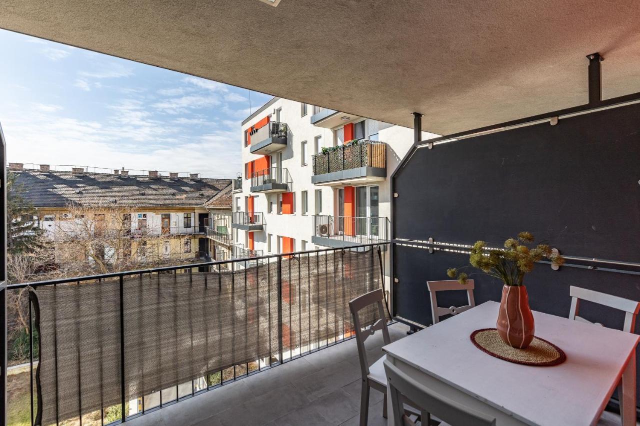 All You Need In Bp - Garage, Terraces, Aircon Budapest Luaran gambar