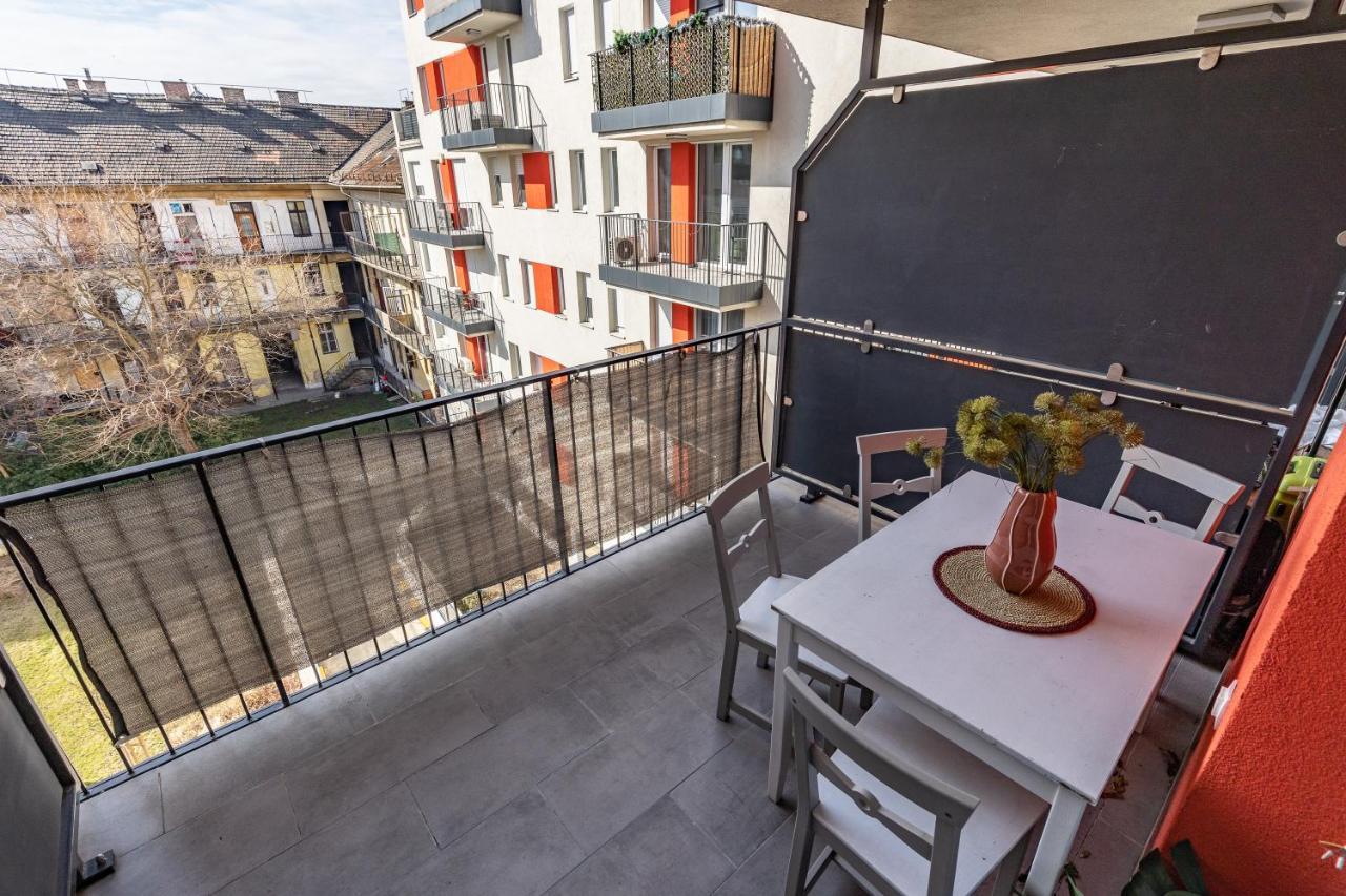 All You Need In Bp - Garage, Terraces, Aircon Budapest Luaran gambar