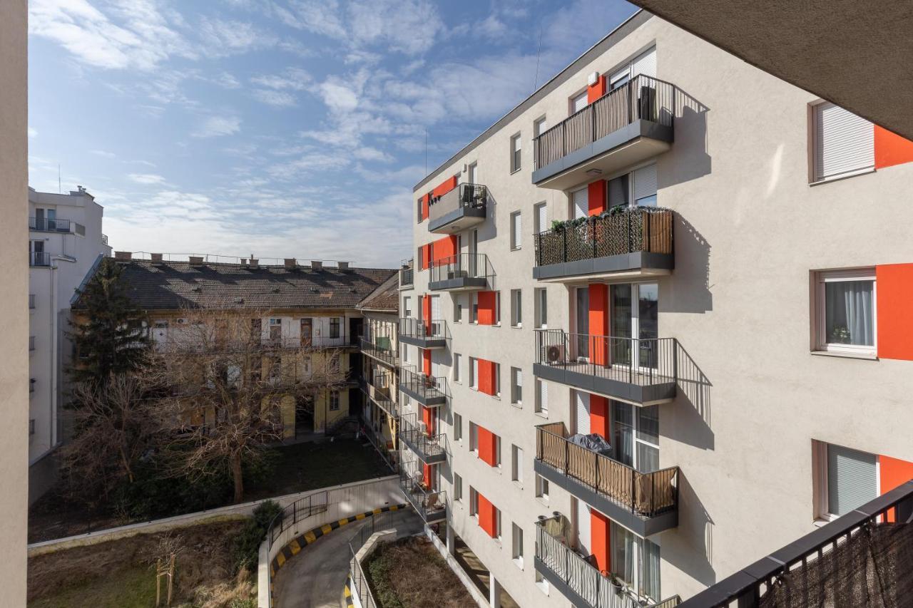 All You Need In Bp - Garage, Terraces, Aircon Budapest Luaran gambar