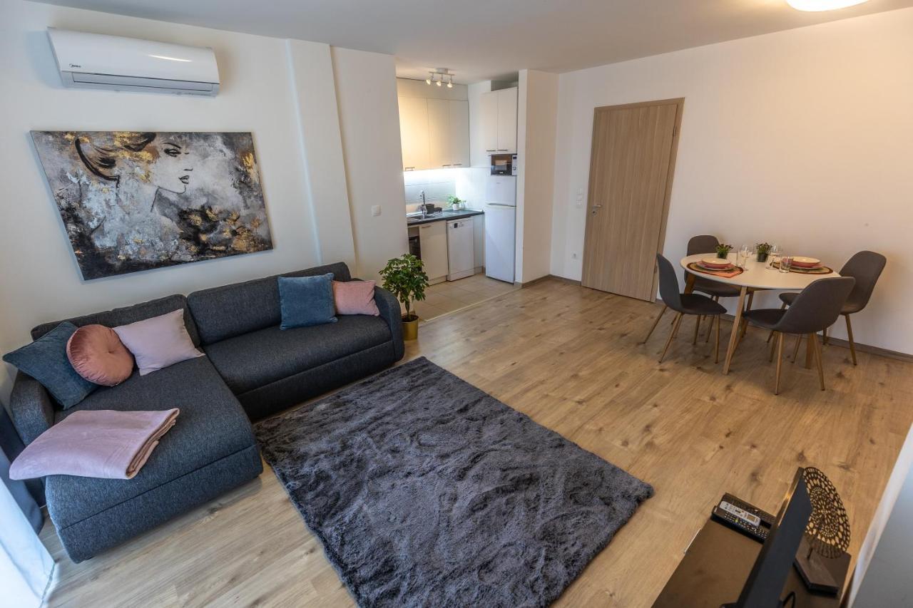 All You Need In Bp - Garage, Terraces, Aircon Budapest Luaran gambar