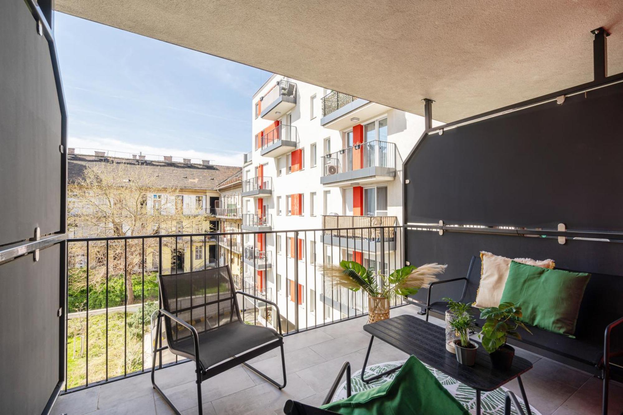 All You Need In Bp - Garage, Terraces, Aircon Budapest Luaran gambar